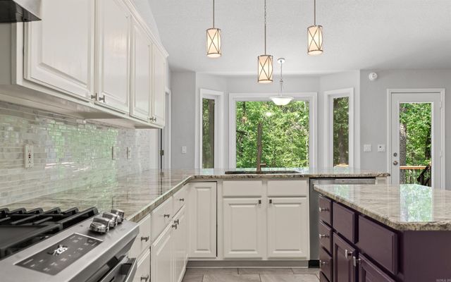 74 Medina Way, Hot Springs Village, AR 71909