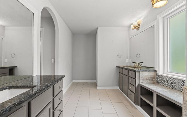 74 Medina Way, Hot Springs Village, AR 71909