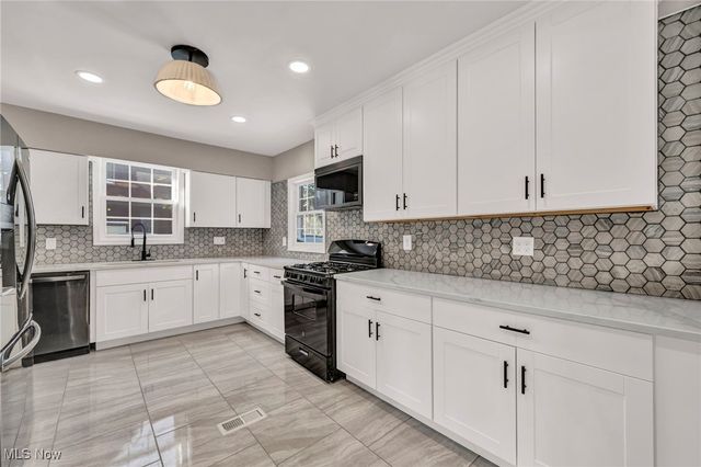 3631 Washington Boulevard, Cleveland Heights, OH 44118