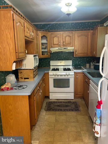 345 WISTERIA AVE, Reading, PA 19606