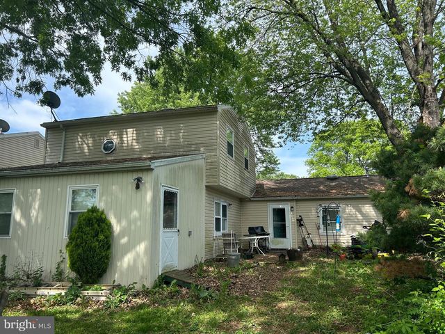 345 WISTERIA AVE, Reading, PA 19606