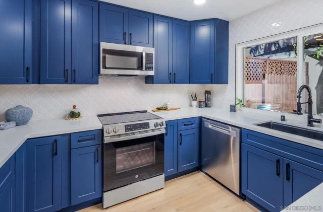 1986 Azure Way, Encinitas, CA 92024