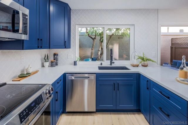 1986 Azure Way, Encinitas, CA 92024