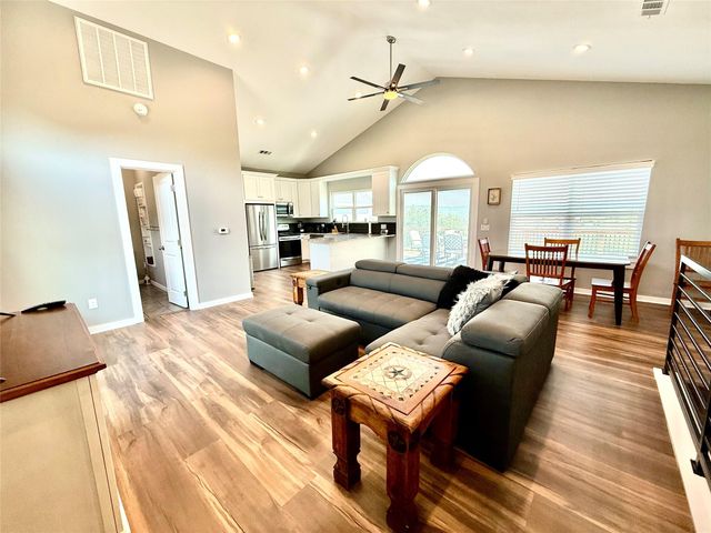 618 Hill ST, Burnet, TX 78611
