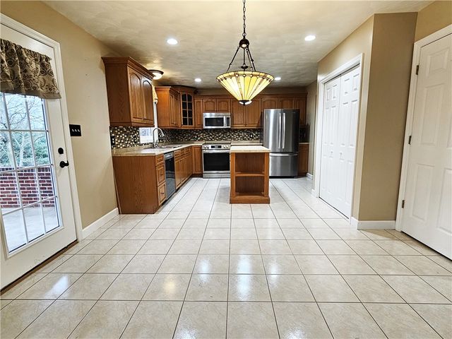 519 Sawmill Rd, Unity Twp, PA 15601