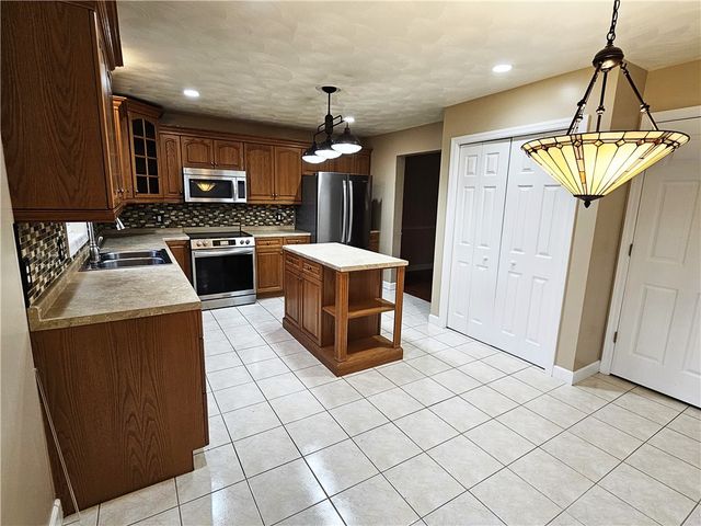 519 Sawmill Rd, Unity Twp, PA 15601