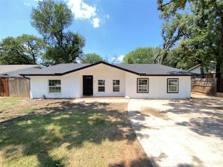 1011 N Lucas Drive, Grapevine, TX 76051