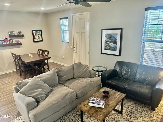 139 Farmhouse Drive 6, Simi Valley, CA 93065