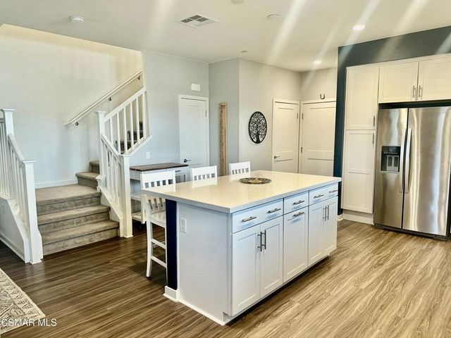 139 Farmhouse Drive 6, Simi Valley, CA 93065