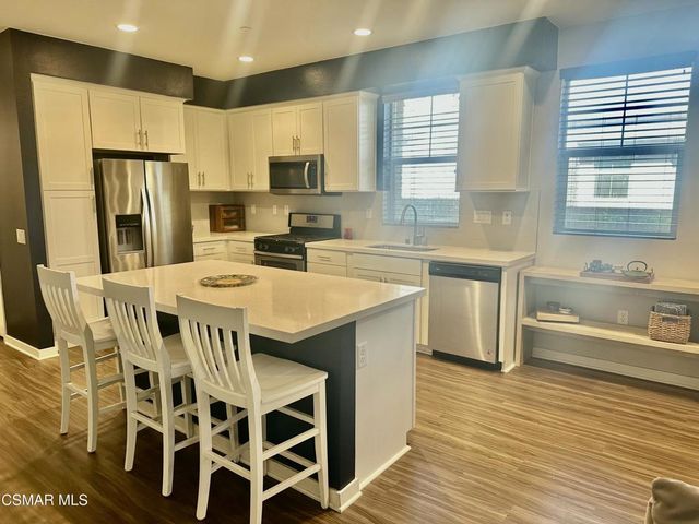 139 Farmhouse Drive 6, Simi Valley, CA 93065