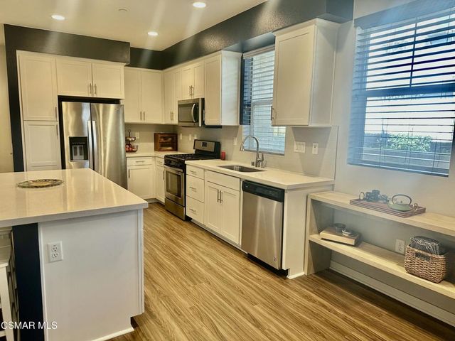 139 Farmhouse Drive 6, Simi Valley, CA 93065