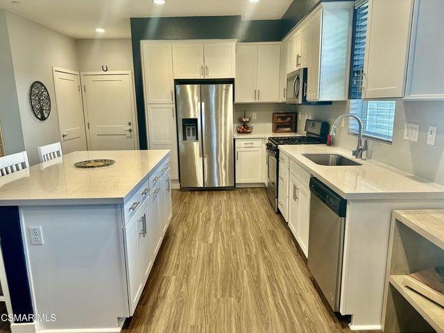 139 Farmhouse Drive 6, Simi Valley, CA 93065