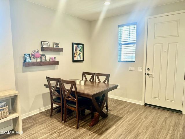 139 Farmhouse Drive 6, Simi Valley, CA 93065