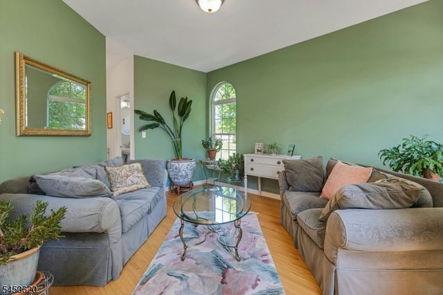 6 Sabine Ln, Hardyston Twp., NJ 07416