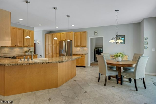6 Sabine Ln, Hardyston Twp., NJ 07416