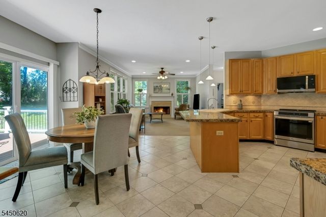 6 Sabine Ln, Hardyston Twp., NJ 07416