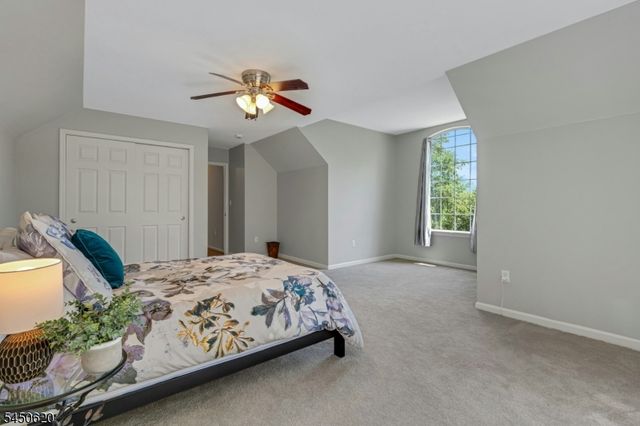 6 Sabine Ln, Hardyston Twp., NJ 07416