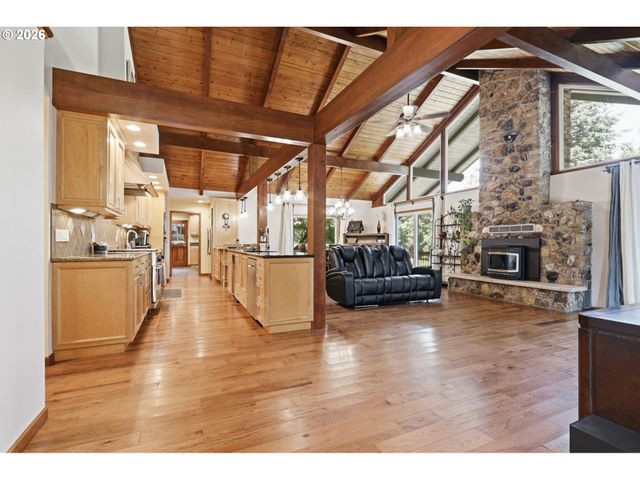 45225 Se PAHA LOOP Dr, Sandy, OR 97055