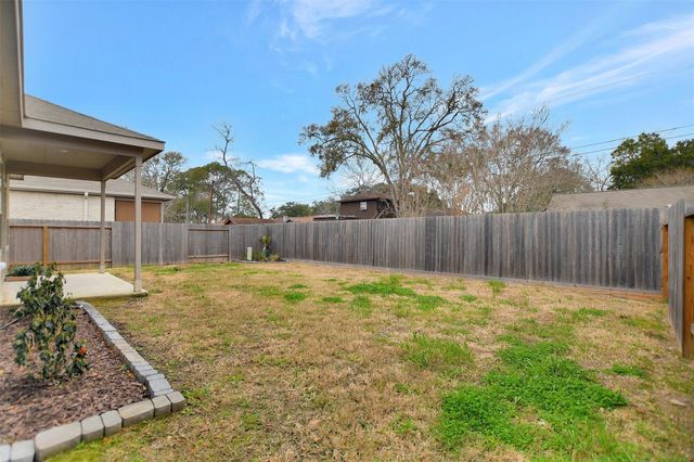 315 Appaloosa Drive, Alvin, TX 77511