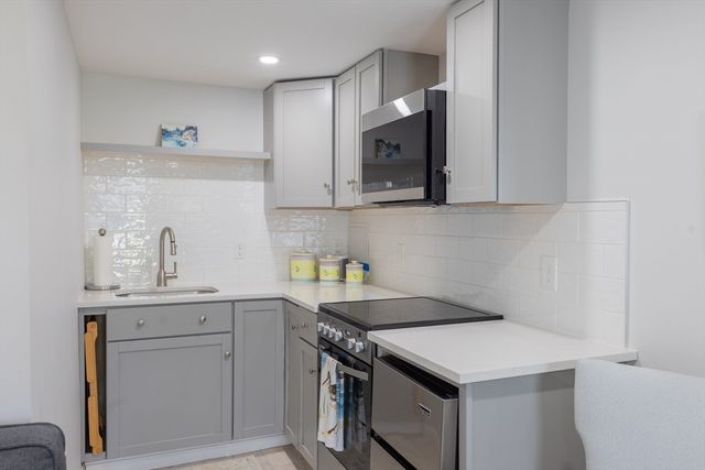 55 Gregory St, Marblehead, MA 01945