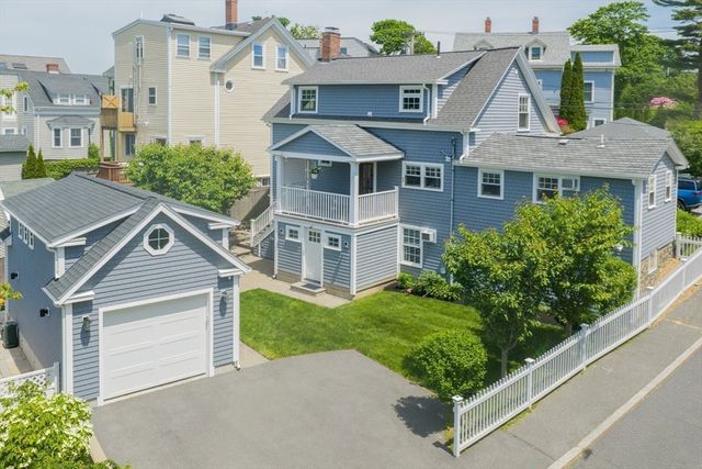 55 Gregory St, Marblehead, MA 01945