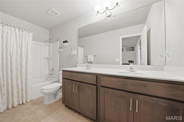 351 Champion Way Drive, Ballwin, MO 63011