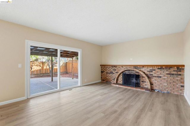 518 Churchill Park Dr, San Jose, CA 95136