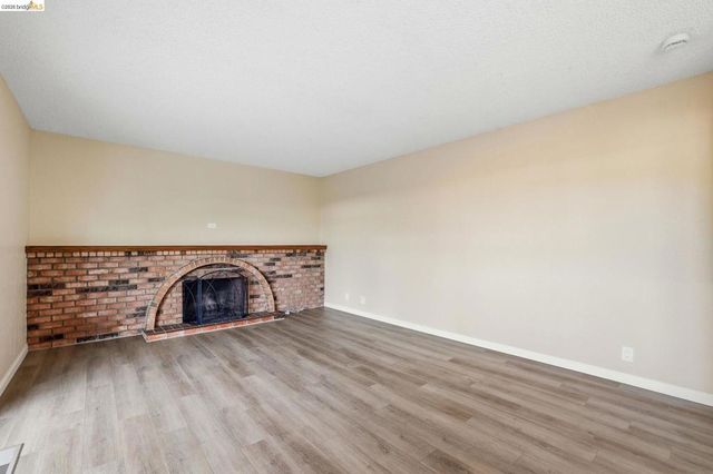 518 Churchill Park Dr, San Jose, CA 95136