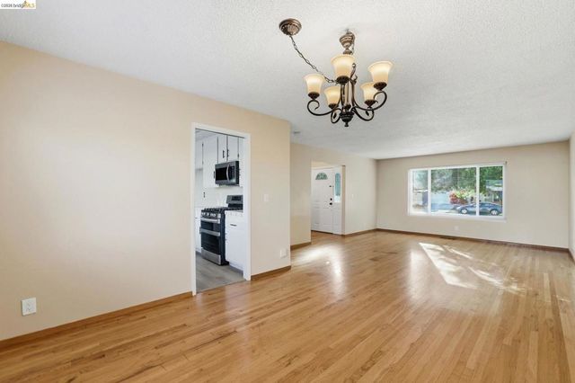 518 Churchill Park Dr, San Jose, CA 95136