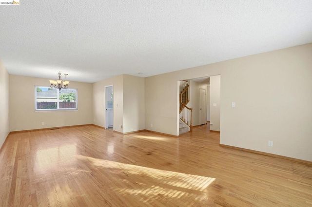 518 Churchill Park Dr, San Jose, CA 95136