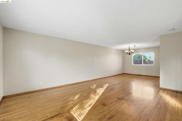 518 Churchill Park Dr, San Jose, CA 95136