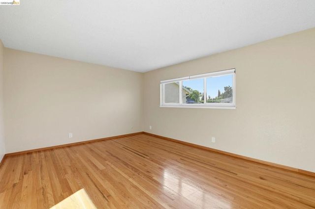 518 Churchill Park Dr, San Jose, CA 95136