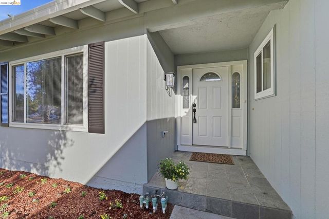 518 Churchill Park Dr, San Jose, CA 95136