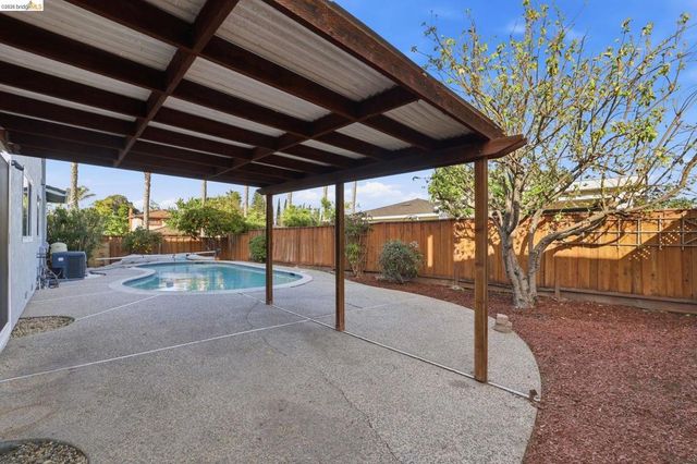 518 Churchill Park Dr, San Jose, CA 95136