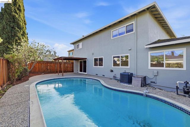 518 Churchill Park Dr, San Jose, CA 95136