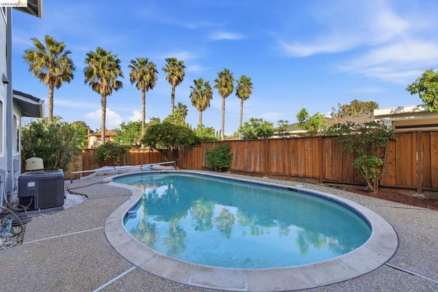 518 Churchill Park Dr, San Jose, CA 95136