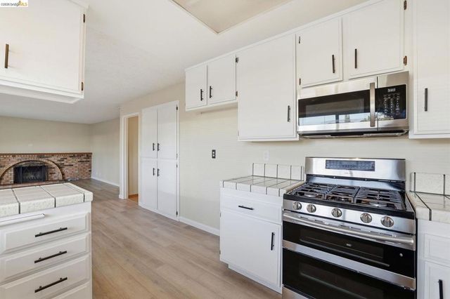 518 Churchill Park Dr, San Jose, CA 95136