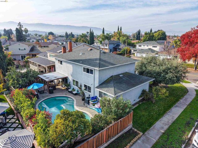 518 Churchill Park Dr, San Jose, CA 95136