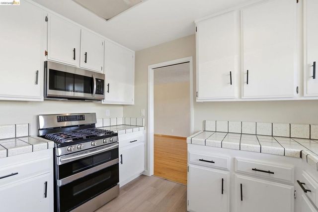 518 Churchill Park Dr, San Jose, CA 95136