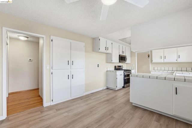 518 Churchill Park Dr, San Jose, CA 95136