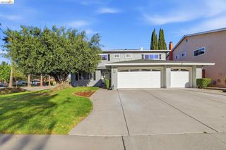 518 Churchill Park Dr, San Jose, CA 95136