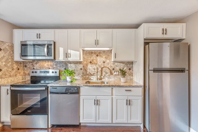 10 Woodcrest 4, Weymouth, MA 02190