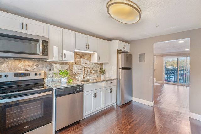 10 Woodcrest 4, Weymouth, MA 02190