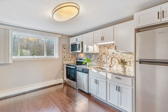 10 Woodcrest 4, Weymouth, MA 02190