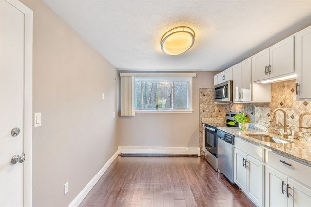 10 Woodcrest 4, Weymouth, MA 02190