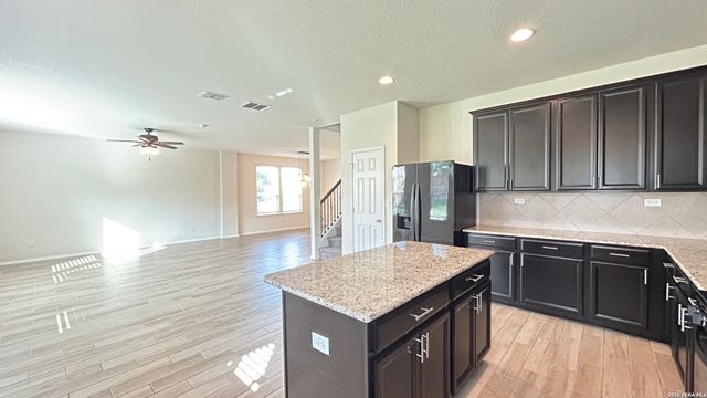 14003 KNOB CRK, San Antonio, TX 78245