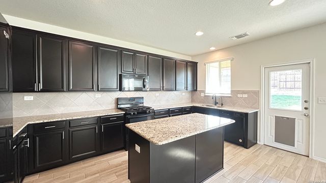 14003 KNOB CRK, San Antonio, TX 78245