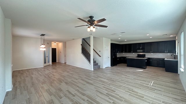 14003 KNOB CRK, San Antonio, TX 78245