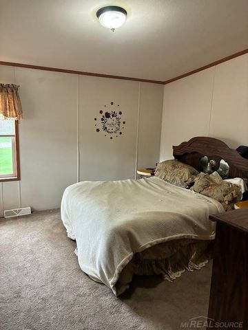 9642 Meadowbrook Street, Algonac, MI 48001