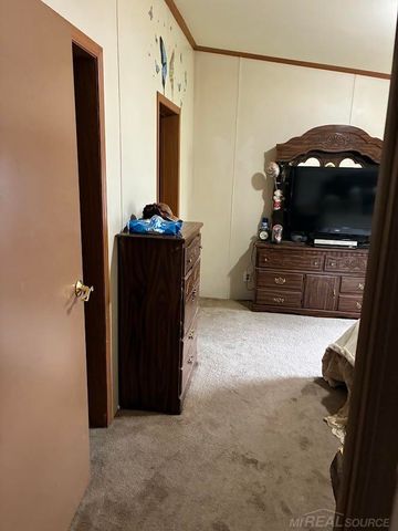 9642 Meadowbrook Street, Algonac, MI 48001
